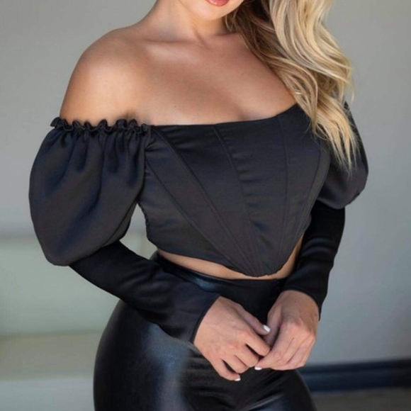 Black off shoulder corset top - Picture 4 of 6